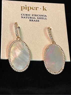 Piper K Gold-Tone Iridescent Natural Shell & Cubic Zirconia Drop Earrings
NEW
